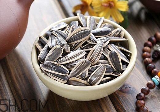 葵花籽可以生吃嗎？葵花籽可以多吃嗎
