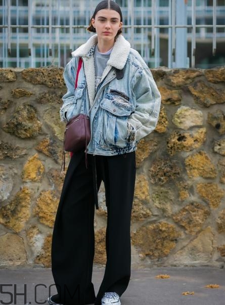 肩寬的女生冬天怎么穿？肩寬的女生冬天穿搭技巧
