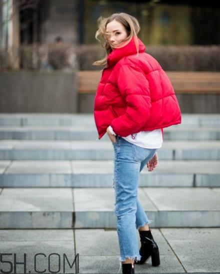 羽絨服配什么鞋子？羽絨服搭配鞋子圖片
