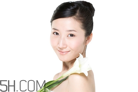 青春痘能不能擠？青春痘能用鹽水洗嗎？