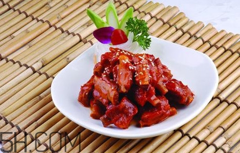 做糖醋排骨煮多長時(shí)間？酸甜排骨和糖醋排骨有什么區(qū)別