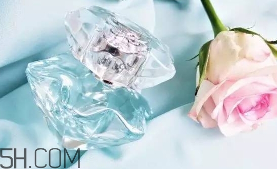 萬(wàn)寶龍lady emblem香水好聞嗎？萬(wàn)寶龍lady emblem藍(lán)鉆香水價(jià)格