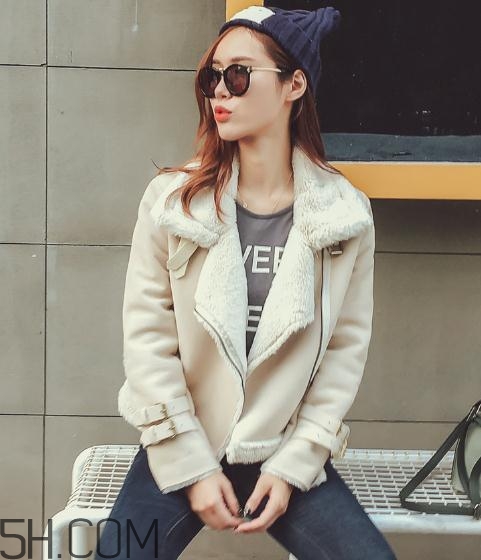羊羔毛外套暖和嗎？羊羔毛外套多少度穿？