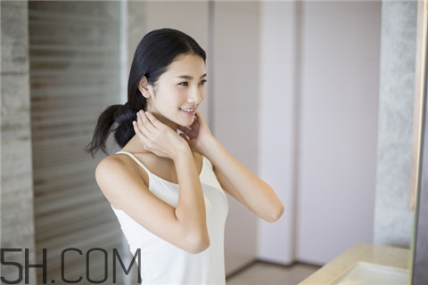 粉刺擠了會不會留疤？粉刺擠出來后有個小洞