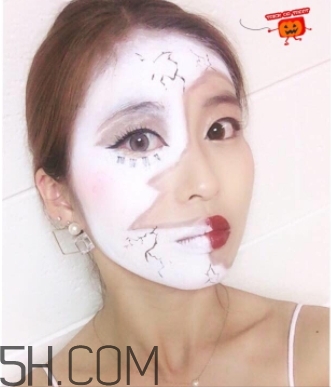 破碎娃娃妝怎么化？萬圣節(jié)破碎娃娃妝畫法教程