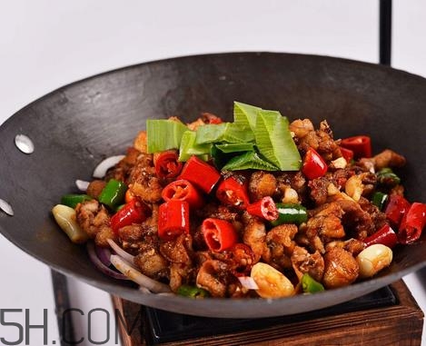 吊鍋是哪里的特色菜？吊鍋是什么菜系？