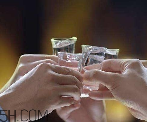 喝酒對(duì)血壓有影響嗎？喝酒會(huì)引起高血壓嗎？