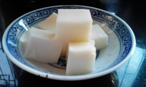 喝純牛奶喝多少合適？牛奶凍怎么做好吃？
