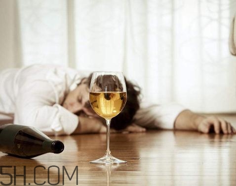 喝酒會(huì)得痔瘡嗎？喝酒痔瘡犯了怎么辦？