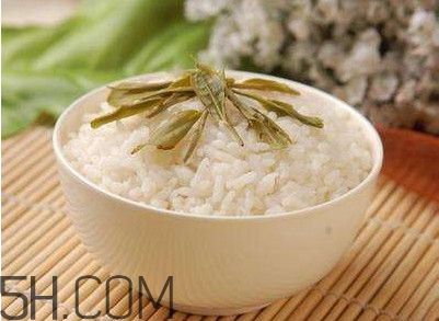 茶葉水煮飯有什么好處？茶葉水怎么煮飯