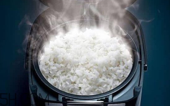 煮飯怎么不粘鍋？煮飯能用開水嗎