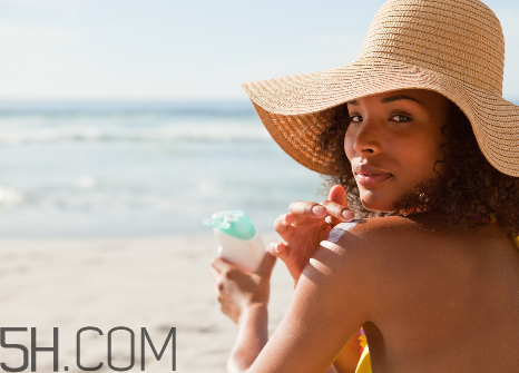 丸美防曬霜的價格是多少？spf50的防曬霜傷皮膚嗎？