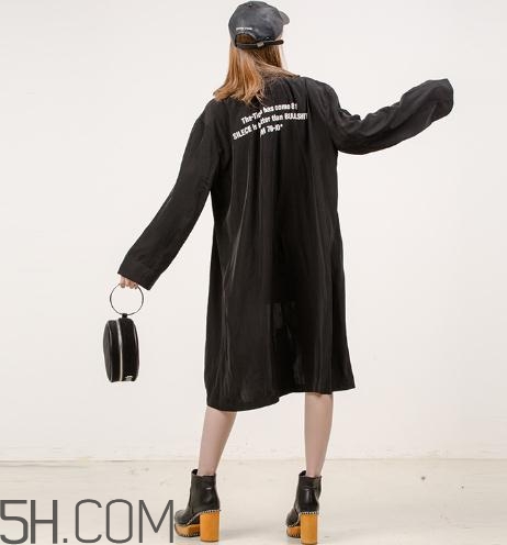 moussy的衣服怎么樣？moussy的外套很大嗎？