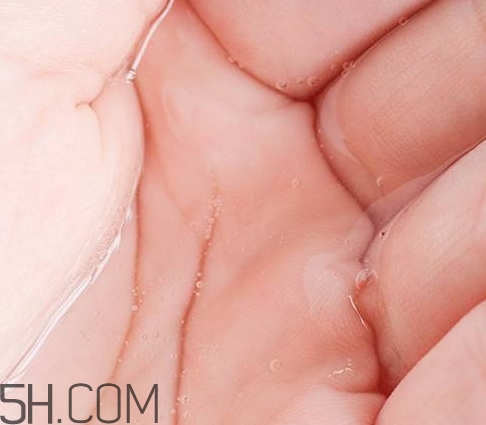 esthe dew爽膚水哪個(gè)顏色好？esthe dew化妝水不同顏色區(qū)別