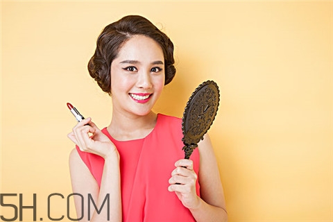 烤瓷牙為什么會出臭味？烤瓷牙為什么那么貴？