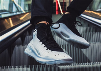 under armour curry 4黑白配色上腳效果怎么樣？