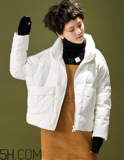 白色羽絨服發(fā)黃怎么洗白？白色羽絨服染色怎么能去掉？