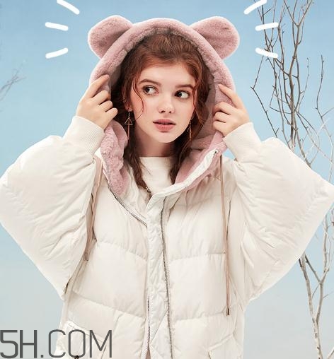 白色羽絨服發(fā)黃怎么洗白？白色羽絨服染色怎么能去掉？