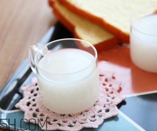 可爾必思好喝嗎？可爾必思有酒精嗎？