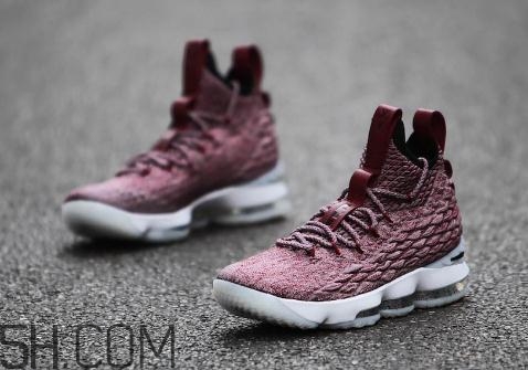 nike lebron 15 wine紅酒配色發(fā)售時(shí)間_多少錢？