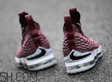 nike lebron 15 wine紅酒配色發(fā)售時(shí)間_多少錢？