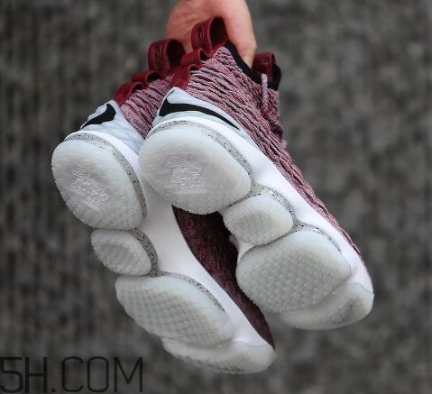 nike lebron 15 wine紅酒配色發(fā)售時(shí)間_多少錢？