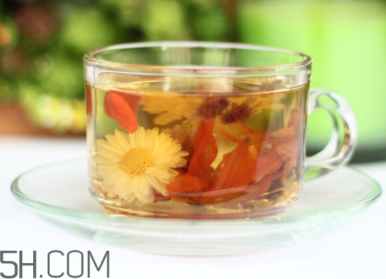 天氣干燥煲什么湯喝最好？氣候干燥喝什么茶好