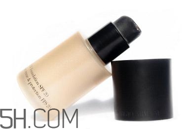 女生怎樣學(xué)會(huì)快速化妝？新手化妝需要的基本用品