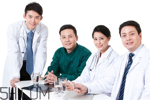 冠心病會引起頭暈嗎？冠心病會引起腳腫嗎？