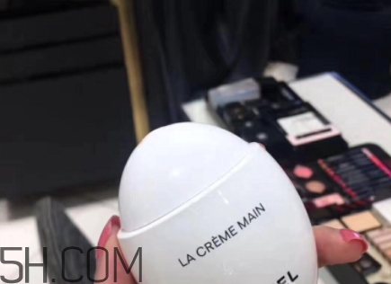 香奈兒la creme main護手霜怎么用？香奈兒鵝卵石護手霜評測