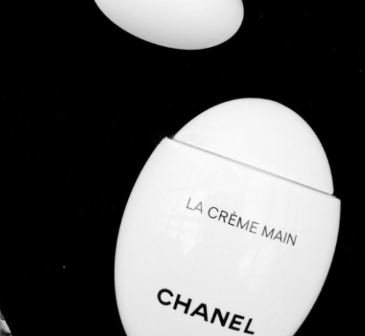香奈兒la creme main護手霜怎么用？香奈兒鵝卵石護手霜評測