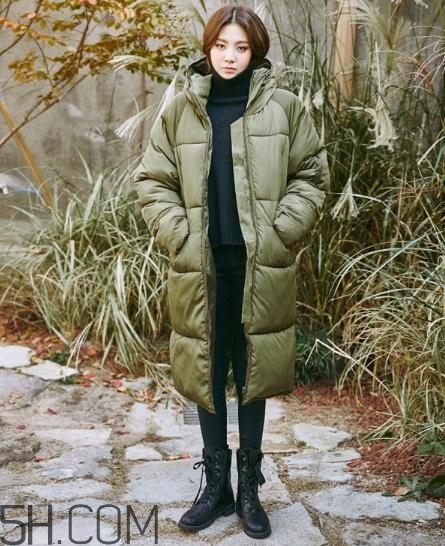 軍綠色羽絨服怎么搭配？軍綠色羽絨服搭配圖片
