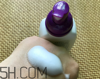絲塔芙泡沫潔面乳怎么用？泡沫潔面乳用法