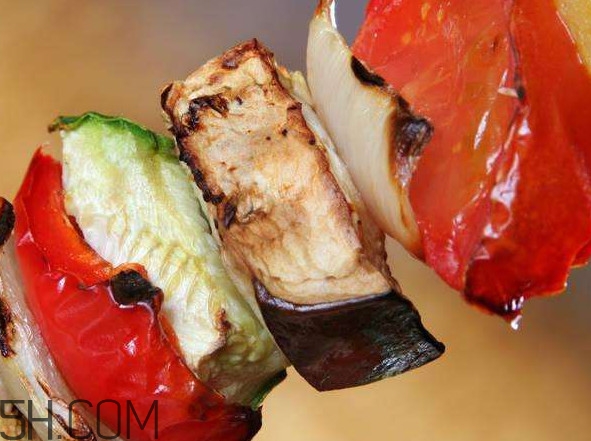 蔬菜烤著吃有營養(yǎng)嗎？烤胡蘿卜吃有什么好處