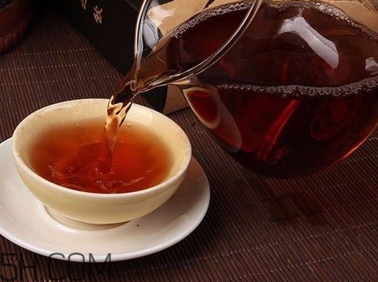 服用哪些藥物前后不能喝酒？為什么不能用茶葉水服藥
