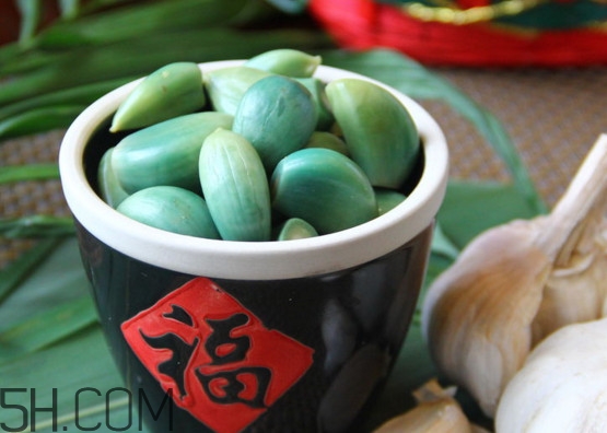 臘八蒜夏天能做嗎？臘八蒜和糖醋蒜的區(qū)別
