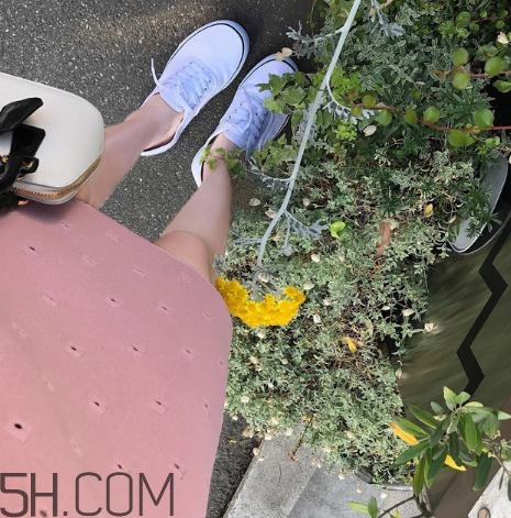 帆布鞋能光腳穿嗎？帆布鞋可以墊增高墊嗎？