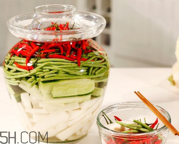 泡菜水太酸了怎么辦？泡菜水發(fā)粘液怎么處理
