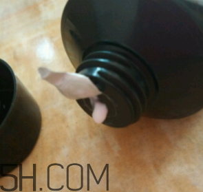雅芳小黑裙香體乳怎么樣？雅芳小黑裙香體乳好用嗎？