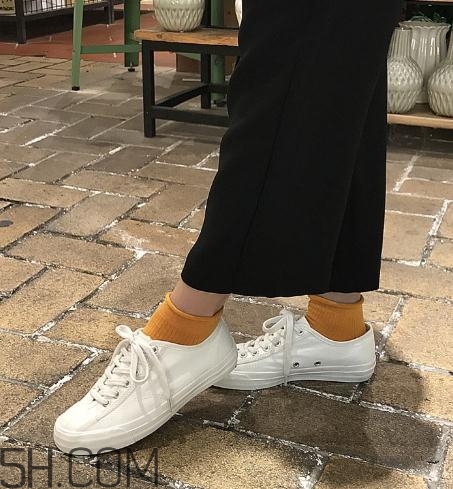 帆布鞋太硬怎么辦？帆布鞋太硬怎么軟化？