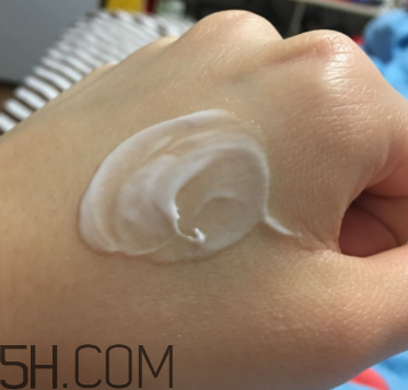 露得清身體乳怎么樣？露得清身體乳好用嗎？