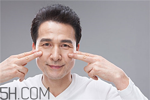 蕁麻疹為什么晚上嚴重？蕁麻疹為什么越抓越多？
