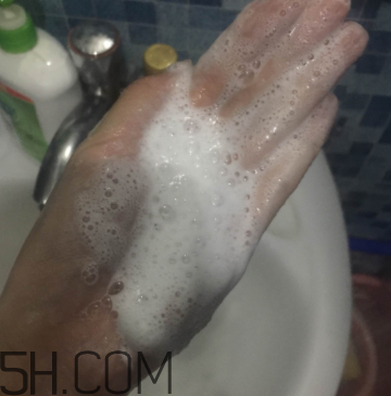 露得清綿密洗面奶怎么樣？露得清綿密洗面奶好用嗎？