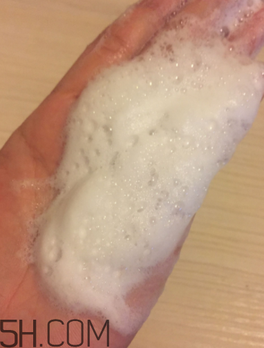 露得清綿密洗面奶怎么樣？露得清綿密洗面奶好用嗎？