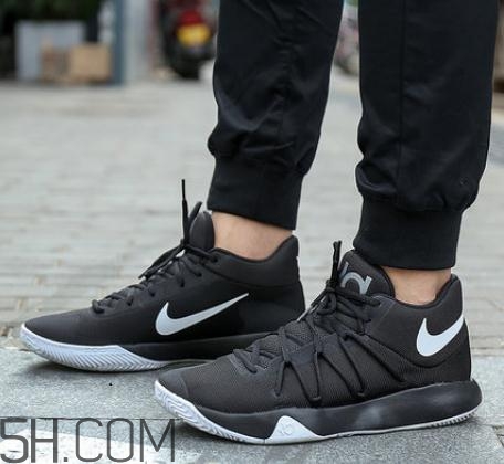 籃球鞋鞋底硬怎么辦？籃球鞋什么底最耐磨？