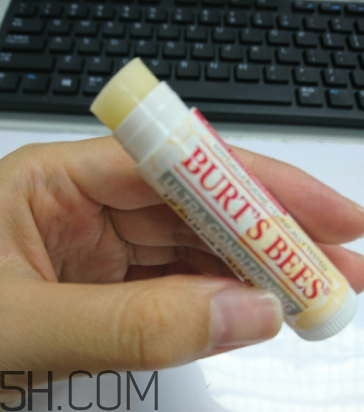 小蜜蜂細(xì)致修護(hù)唇膏怎么樣？好用嗎？