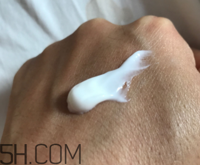 小蜜蜂潤(rùn)膚露怎么樣？小蜜蜂潤(rùn)膚露好用嗎？