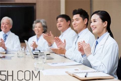 白內(nèi)障能針灸嗎？白內(nèi)障能配眼鏡嗎？