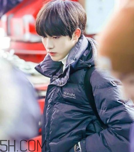 中戲羽絨服多少錢？中戲羽絨服怎么買？