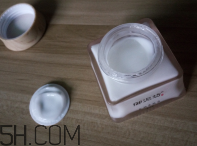 御泥坊礦物養(yǎng)膚霜怎么樣？御泥坊礦物養(yǎng)膚霜好用嗎？